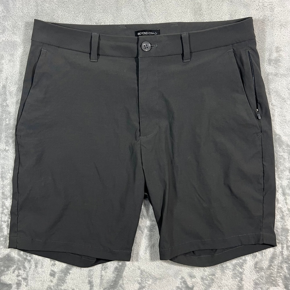 Beyond Yoga Element 7" Chino Shorts Mens 32 Grey MC5179D Stretch Performance